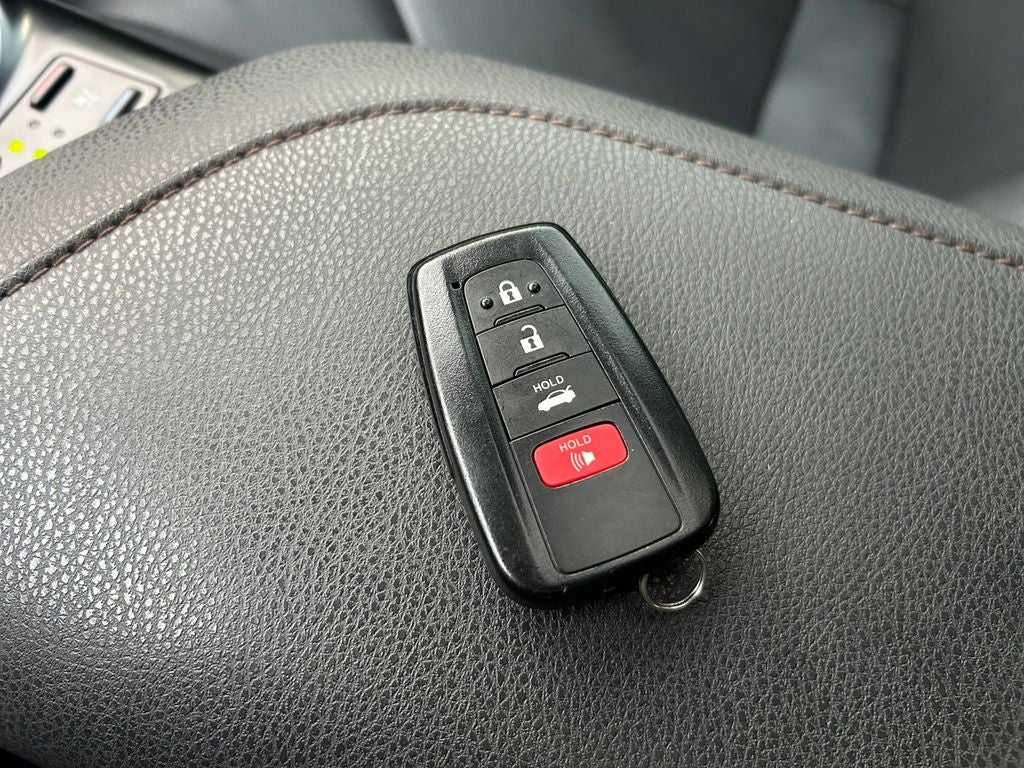 2020 Toyota CAMRY HYBRID XLE