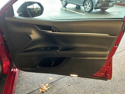 2020 Toyota Camry Hybrid XLE