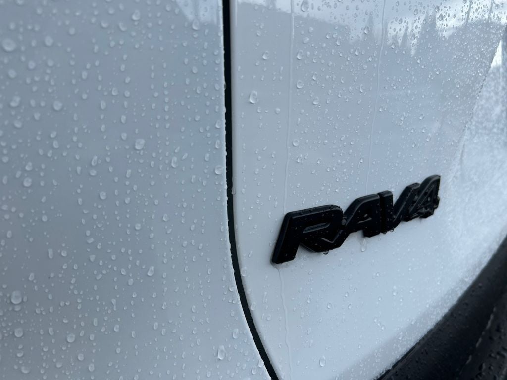 2021 Toyota RAV4 HYBRID LE 1 Owner