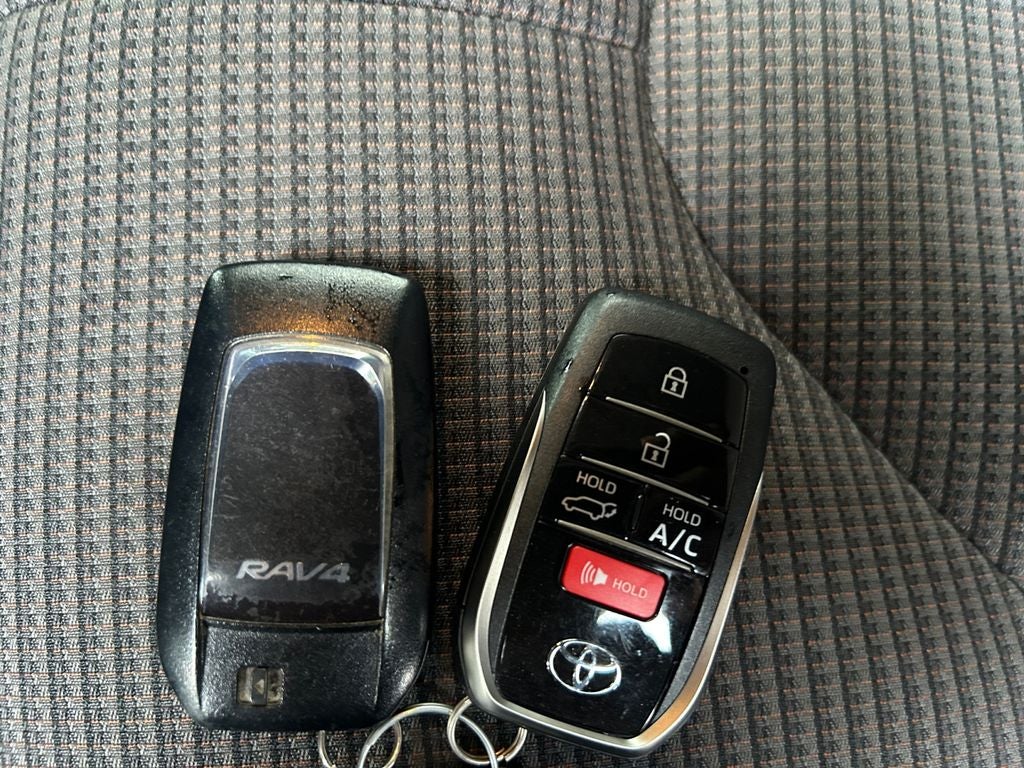 2023 Toyota Highlander Hybrid LE