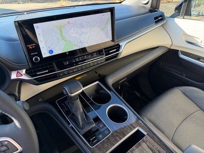 2025 Toyota Sienna Platinum 7 Passenger