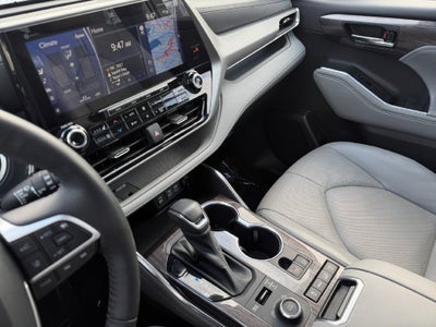 2022 Toyota Highlander Platinum