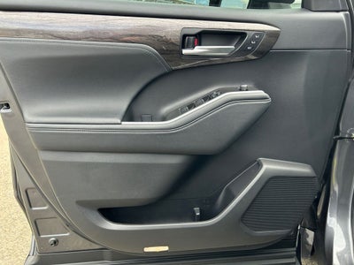 2023 Toyota HIGHLANDER Platinum 1 OWNER