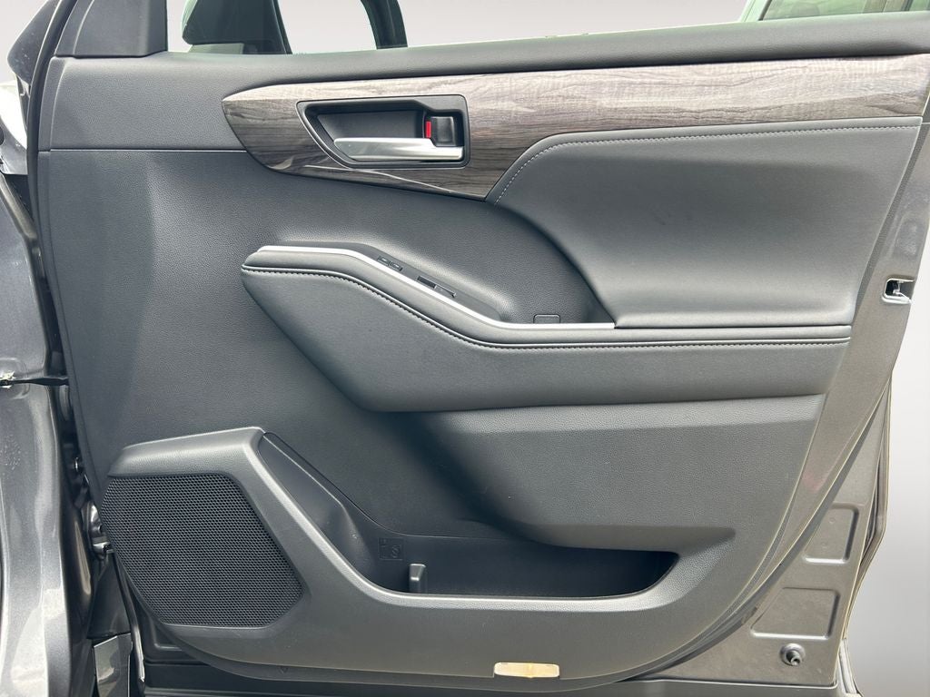 2023 Toyota HIGHLANDER Platinum 1 OWNER