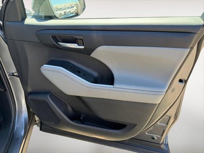 2024 Toyota Highlander XLE