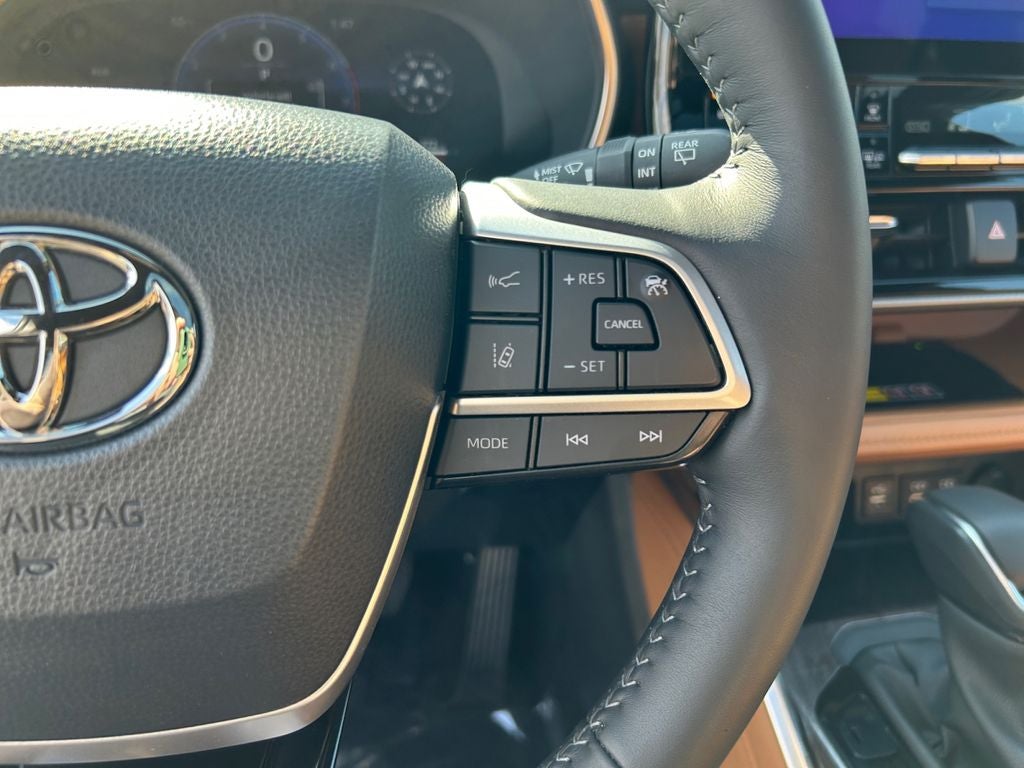 2025 Toyota HIGHLANDER Platinum