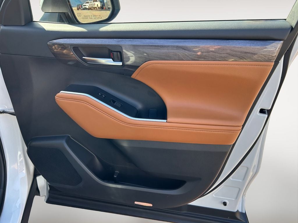 2025 Toyota HIGHLANDER Platinum