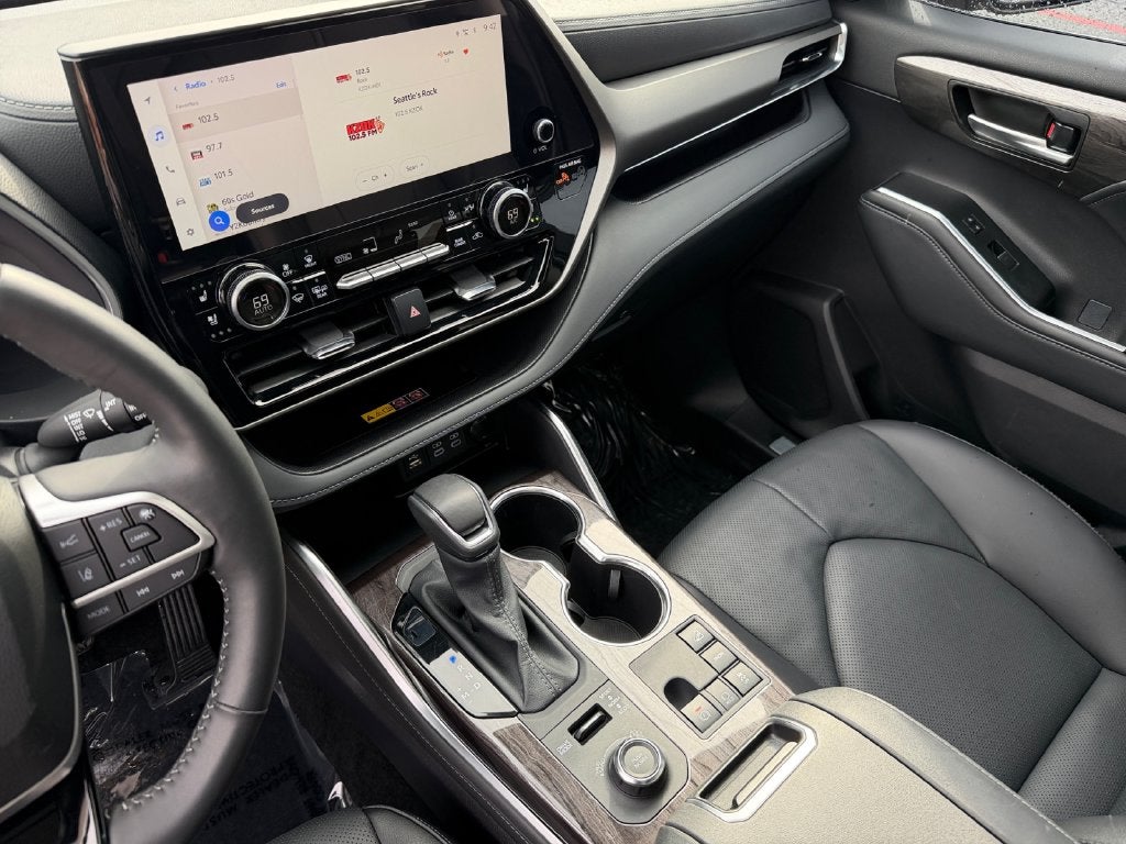 2025 Toyota Highlander Limited