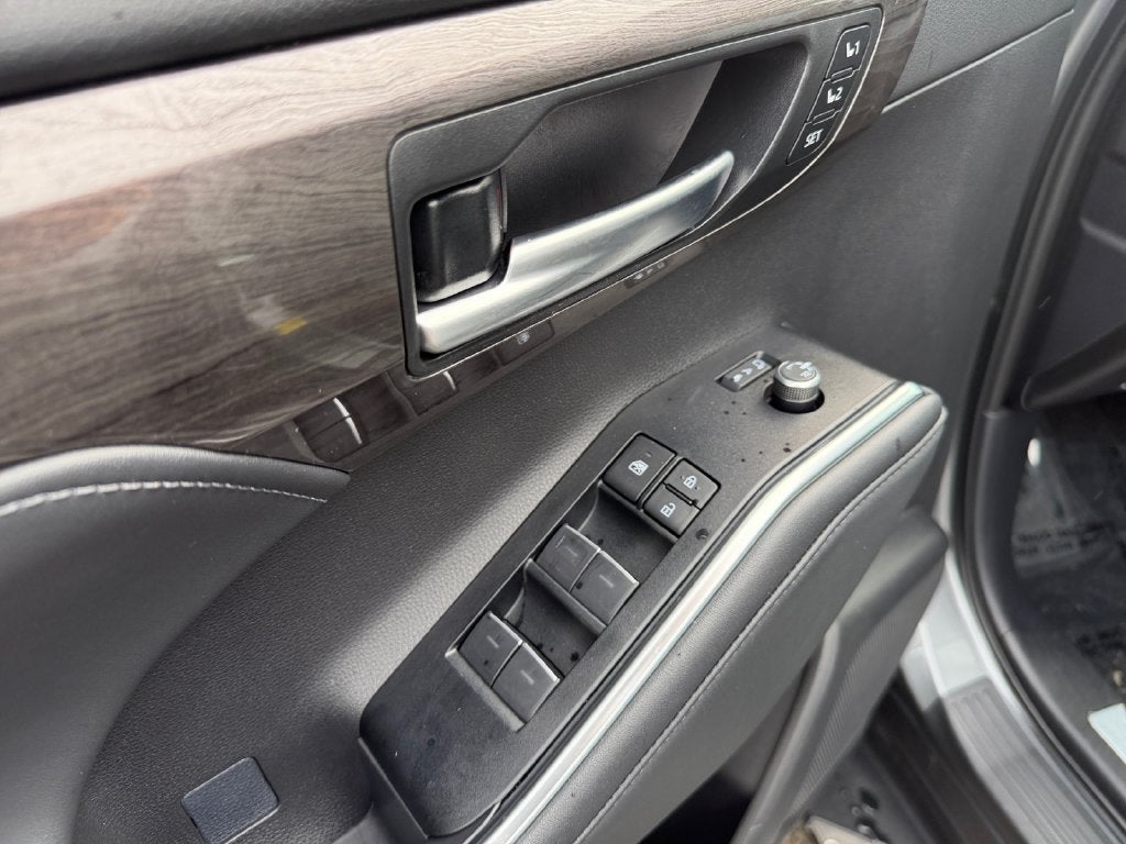 2025 Toyota Highlander Limited