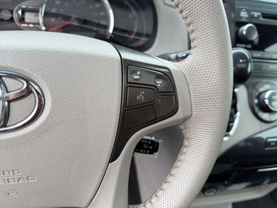 2013 Toyota Sienna SE 8 Passenger