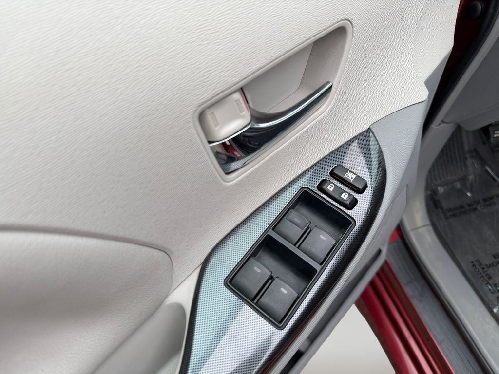2013 Toyota Sienna SE 8 Passenger