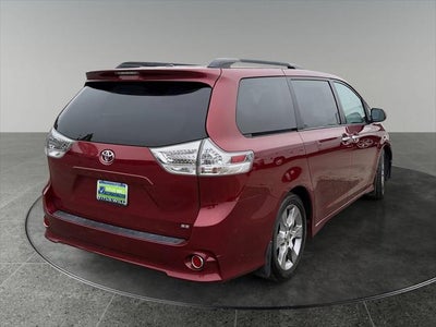 2013 Toyota Sienna SE 8 Passenger