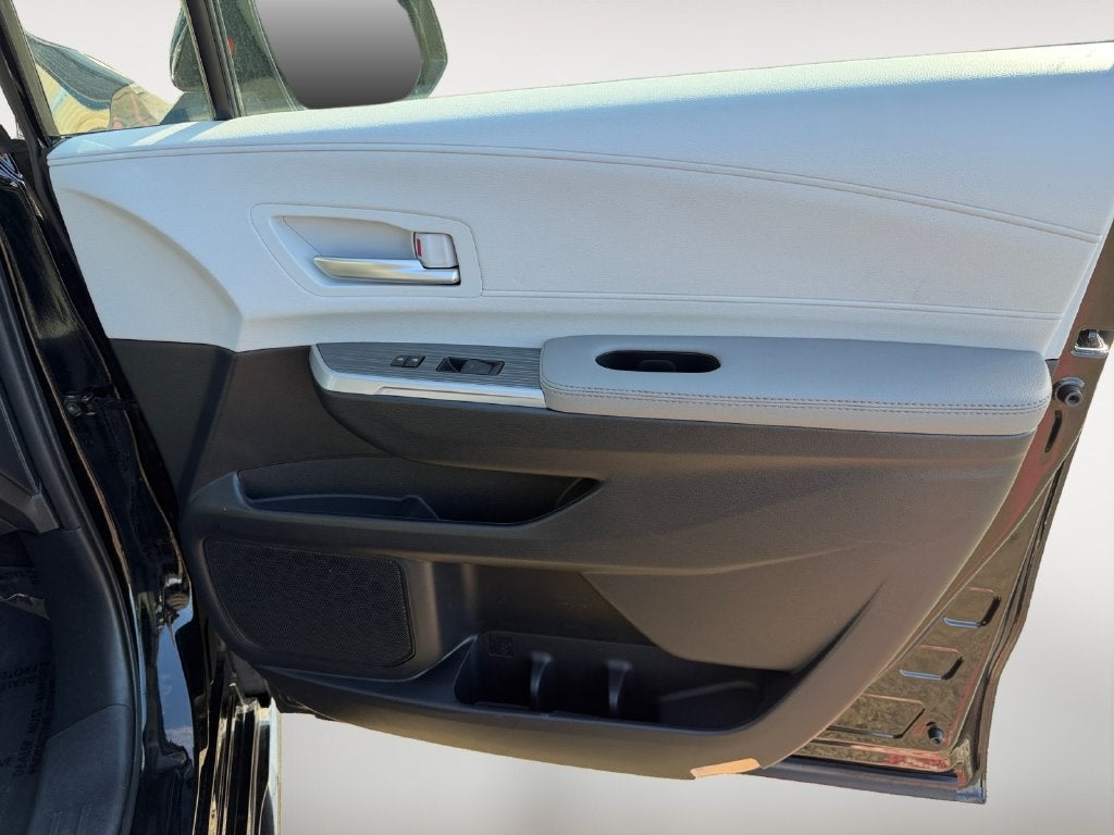 2026 Toyota Sienna XLE 8 Passenger