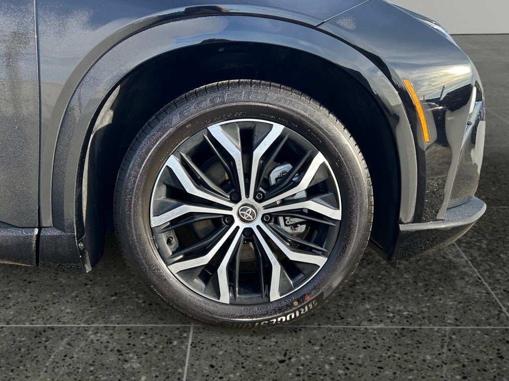 2025 Toyota Crown Signia XLE