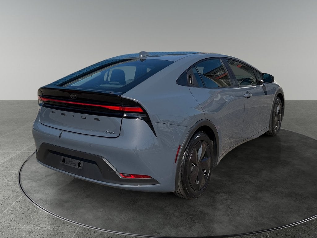 2025 Toyota Prius LE