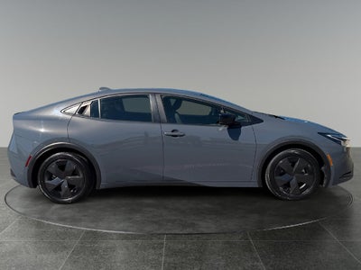 2025 Toyota Prius LE
