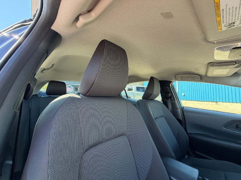 2025 Toyota Prius LE