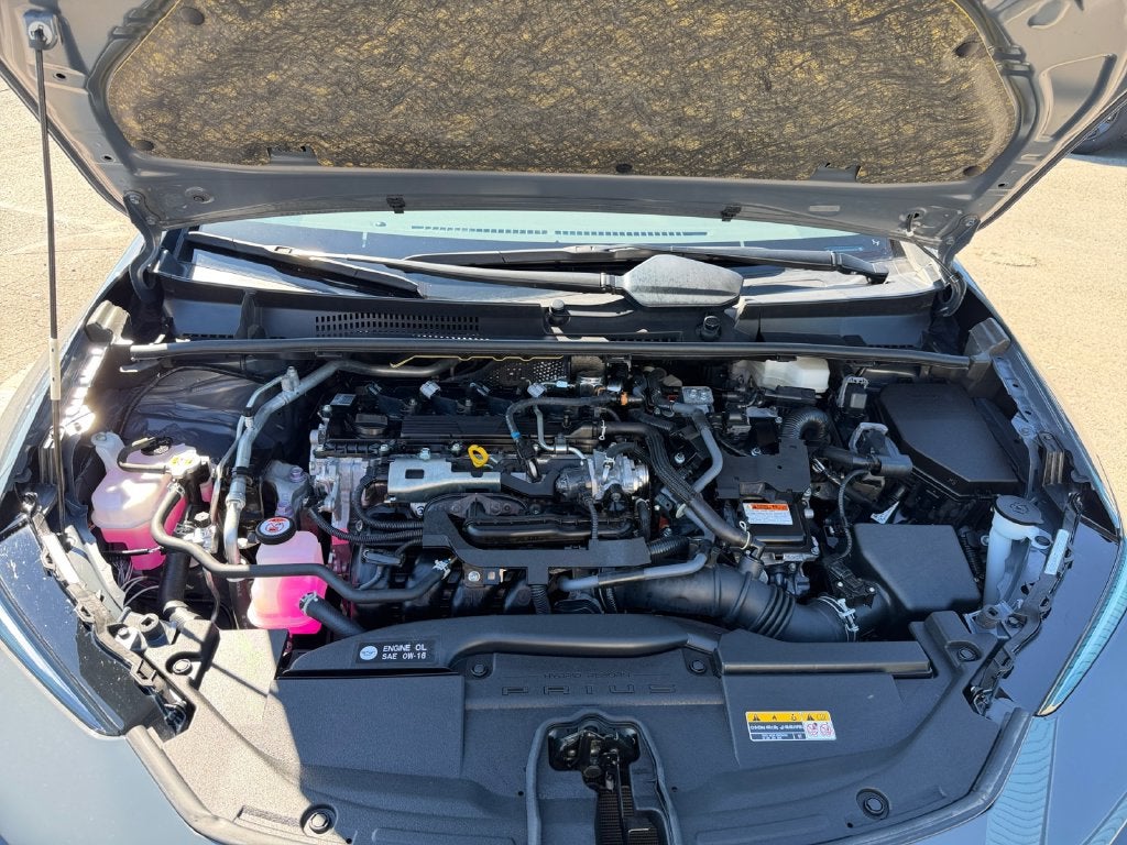2025 Toyota Prius LE