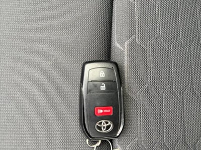 2025 Toyota Corolla Hatchback SE