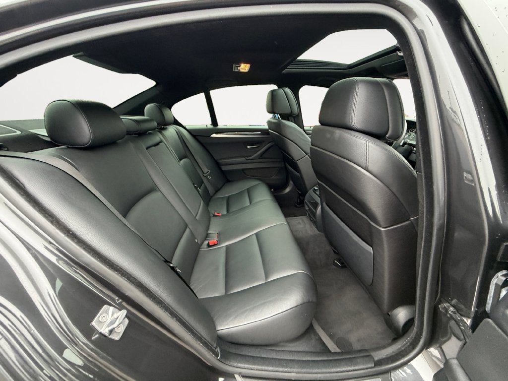 2012 BMW 5 Series 550i