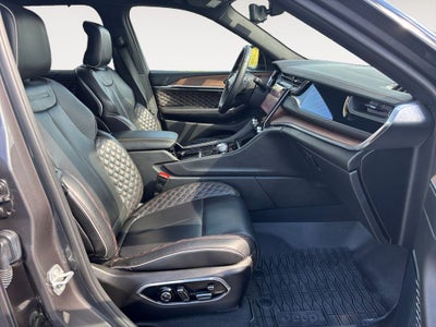 2022 Jeep Grand Cherokee Base