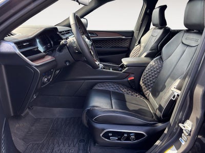 2022 Jeep Grand Cherokee Base