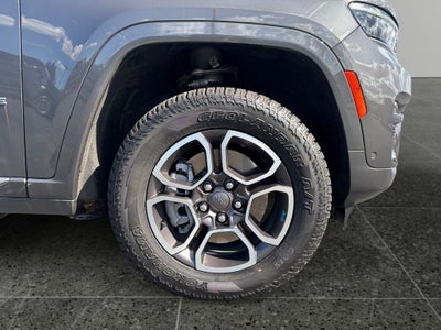 2022 Jeep Grand Cherokee Base