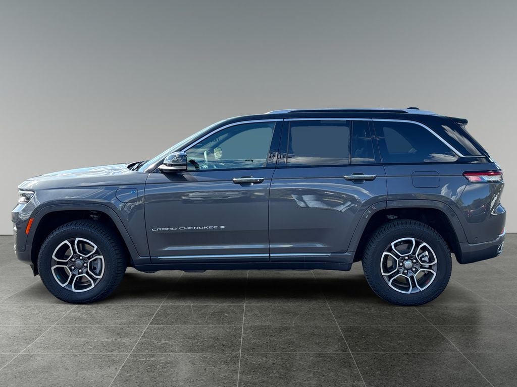 2022 Jeep Grand Cherokee Base