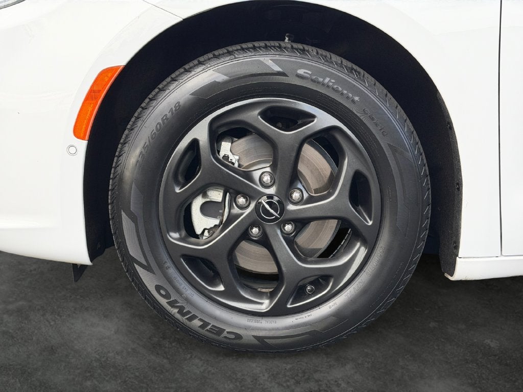 2023 Chrysler Pacifica Hybrid Touring L