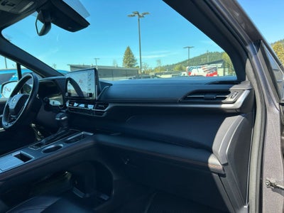 2021 Toyota Sienna XSE 7 Passenger