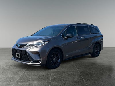 2021 Toyota Sienna XSE 7 Passenger